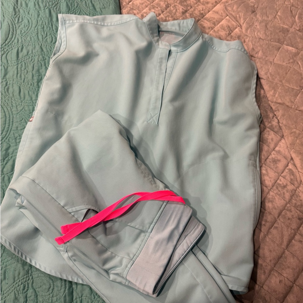 XS figs scrub set